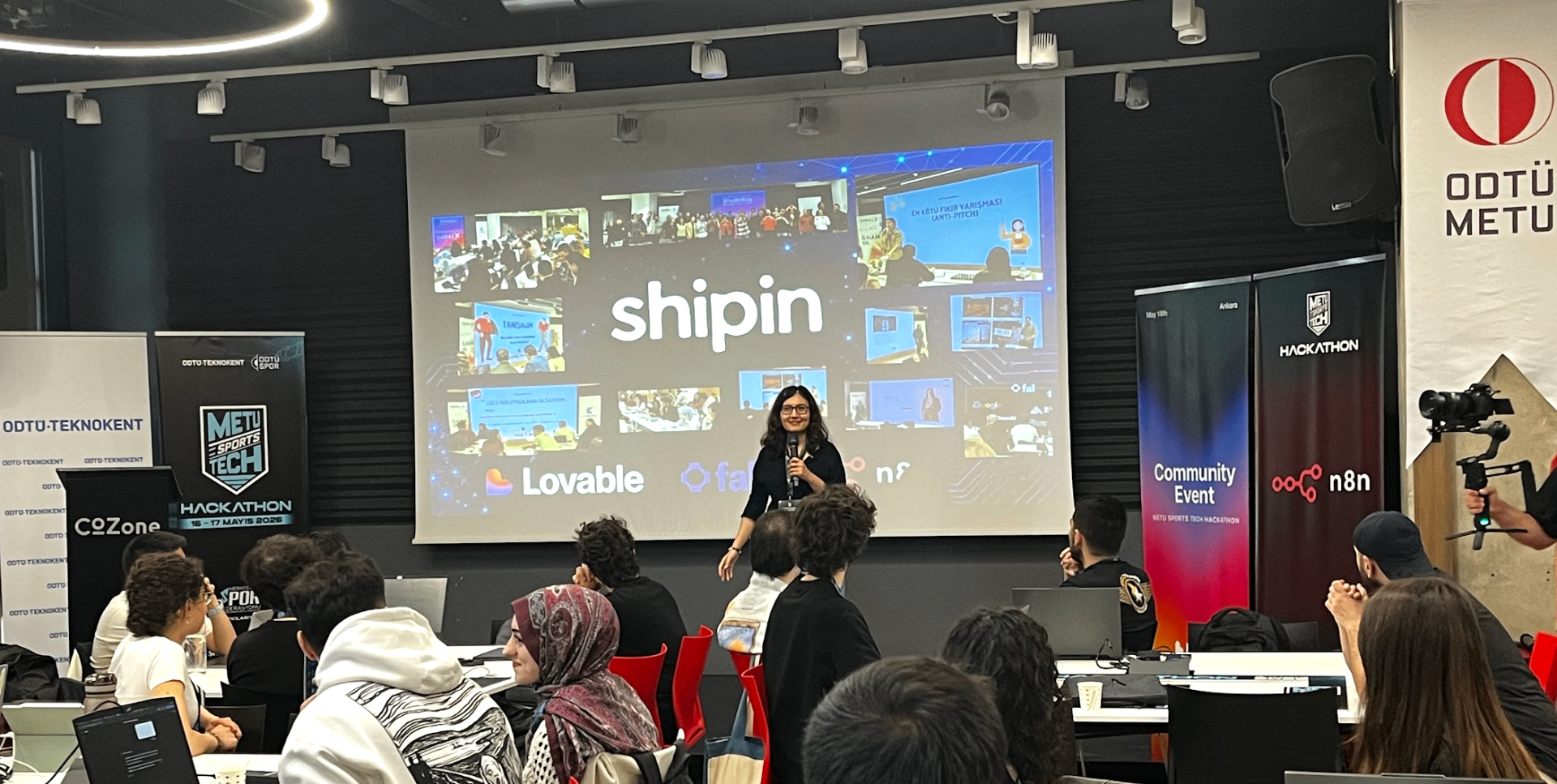Residents facilitating a live Shipin session